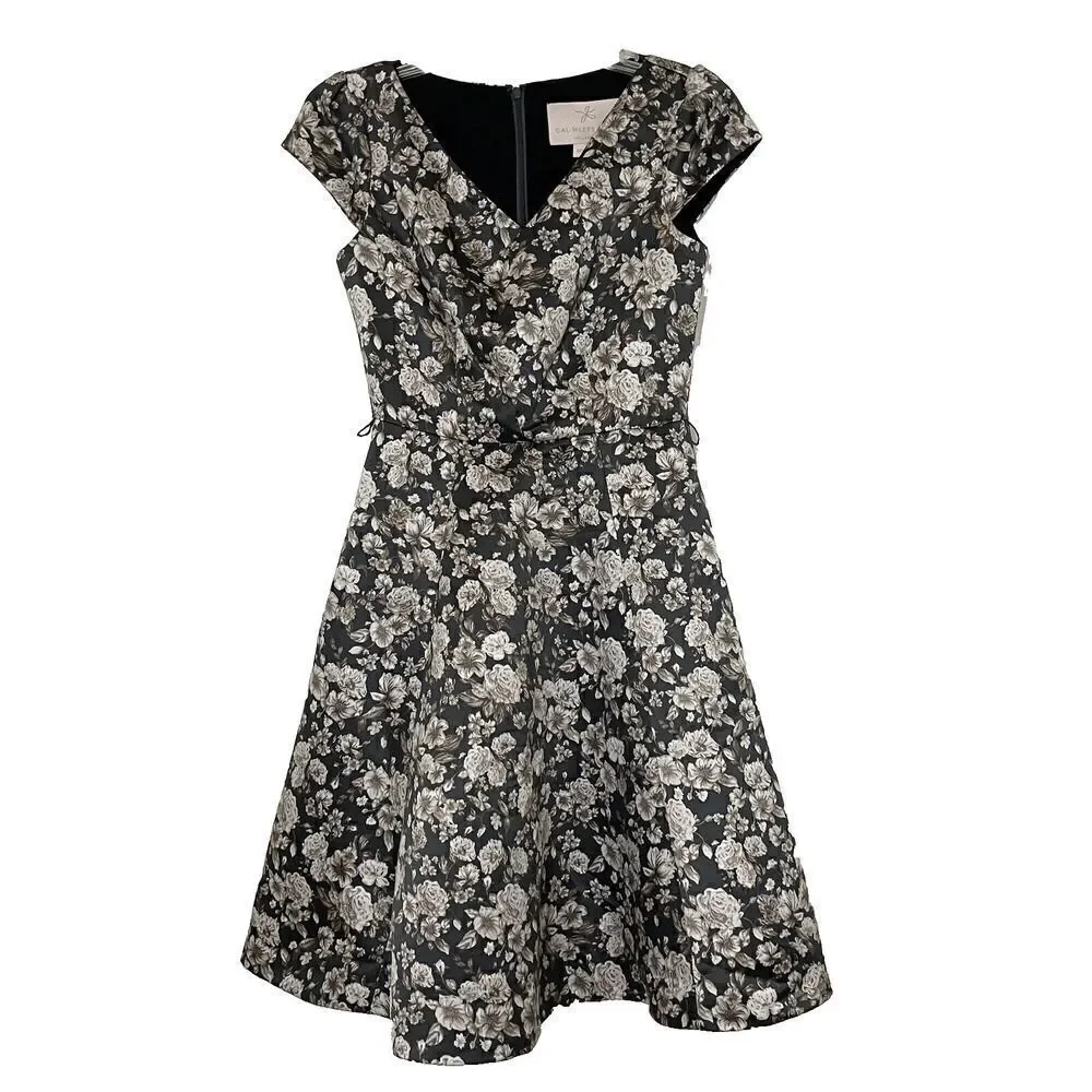 GAL MEETS GLAM Gray floral cap sleeve A- line Dress size 00